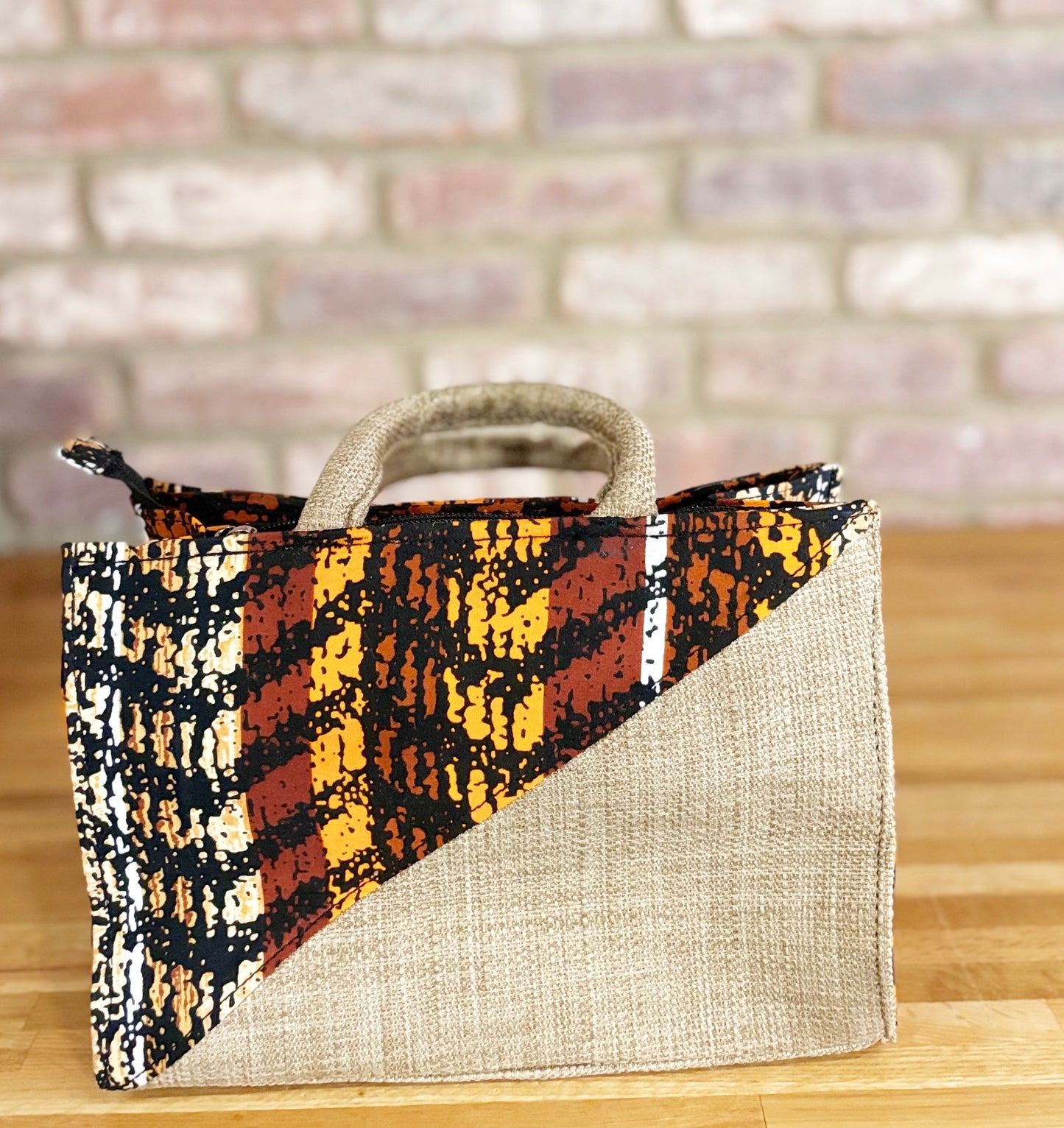 Inspo mid-Tote bag with message