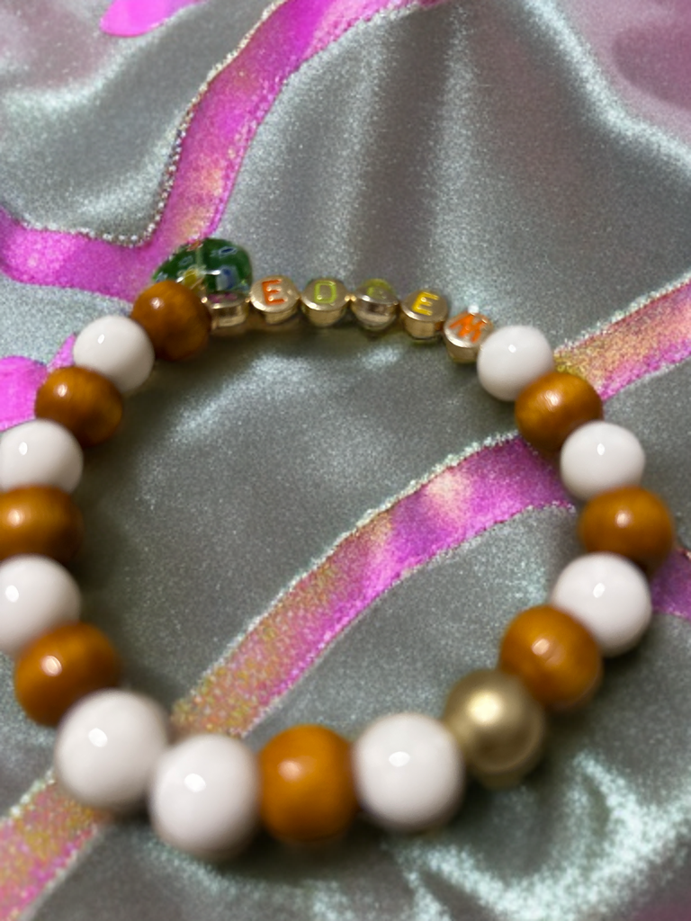 Inspo Women bead message bracelet