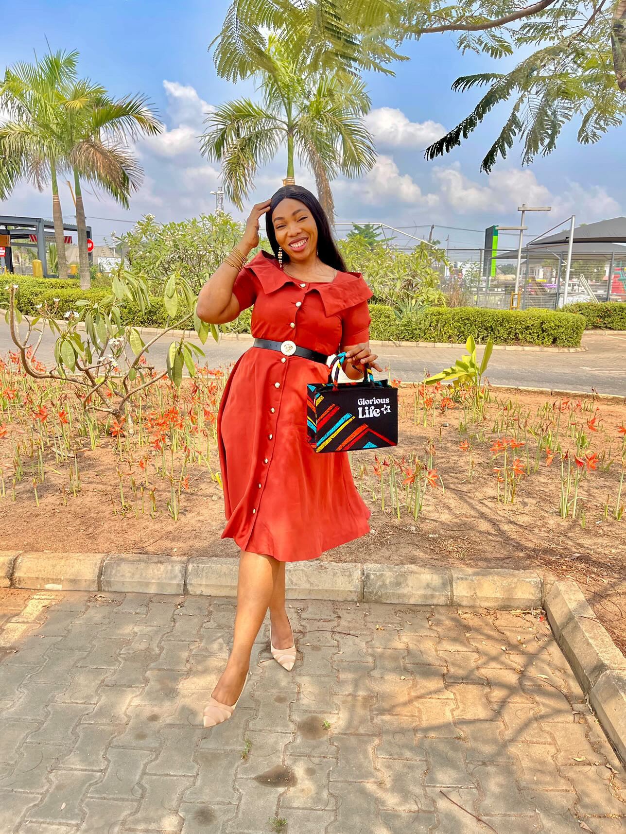 Inspo mid Tote bag with message