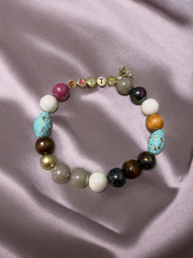 Inspo Women bead message bracelet