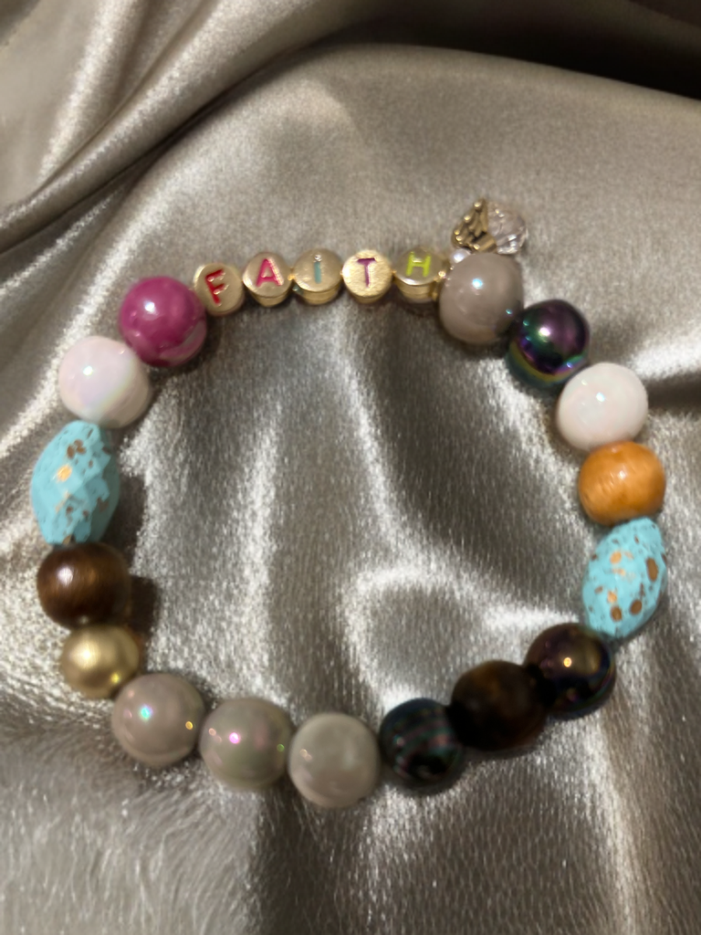 Inspo Women bead message bracelet